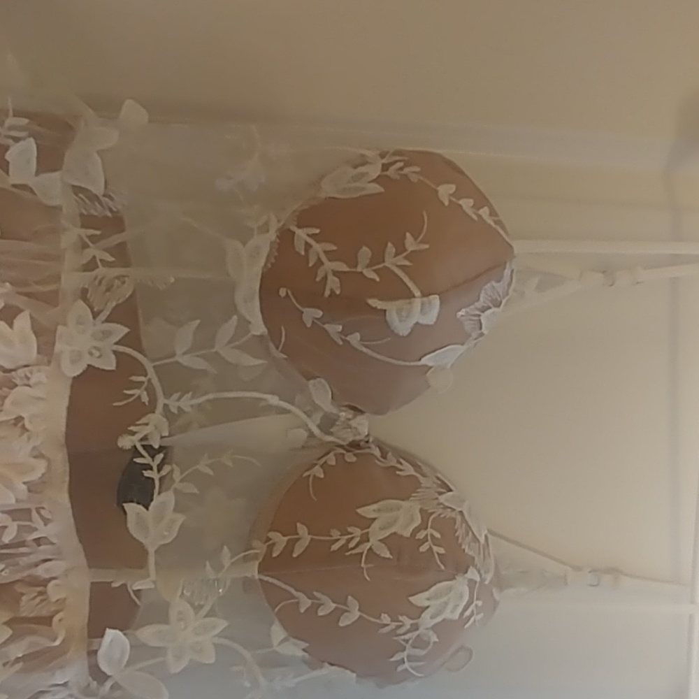 Cloth - Picture 3 of 3